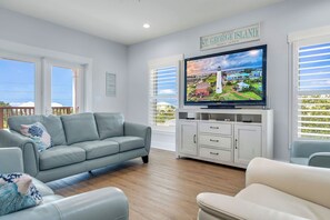 Smart TV - Sandy Diamond- A Hidden Gem by the Shore-Sleeps 10 (St. George Island)