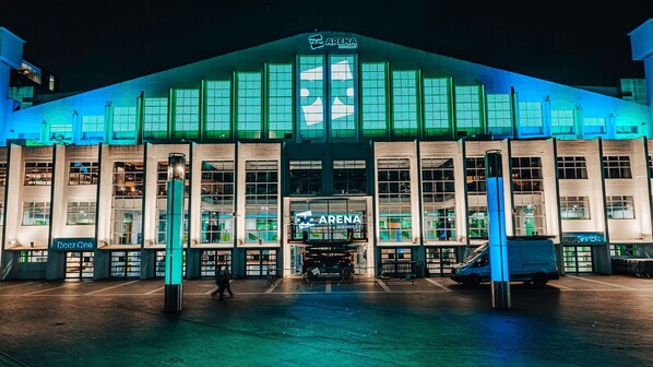 المنشأة من الخارج