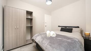 2 habitaciones, tabla de planchar con plancha y wifi gratis