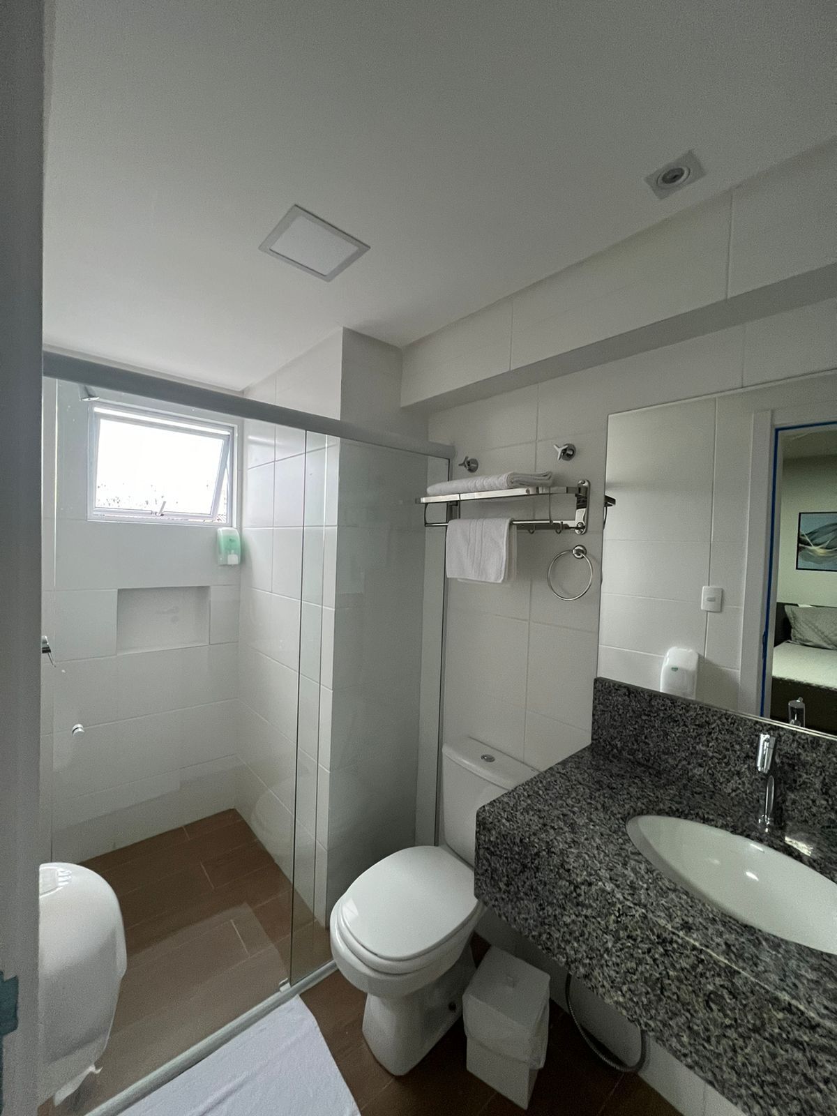 Deluxe Triple Room, City View | Bathroom | Shower, hair dryer, bidet, towels