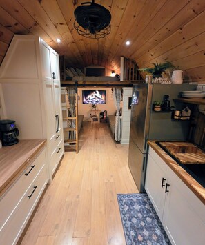 Interior - Private Cabin with Hot Tub, Sauna & A-Frame Bunkie – Sleeps 6 (Killaloe)