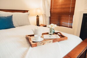 4 Schlafzimmer, Schreibtisch, Bügeleisen/Bügelbrett, kostenloses WLAN