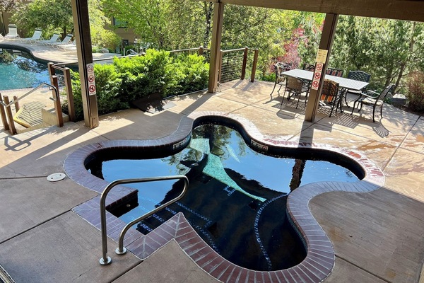 Ulkouima-allas, lämmitetty uima-allas