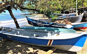 Beach nearby, beach towels - Chiquita Casitas - Macaw & Toucan - Coastal Caribbean Comfort (Playa Chiquita)