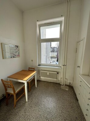 Dining - 1 Room Apartment in Berlin (Berlin)