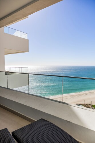 Cozy 2-bedroom brand new oceanfront  condo in  Las Palomas phase 3 with WiFi, AC