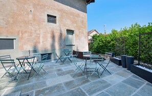 Outdoor dining - Beautiful apartment in Madonna del Sasso - Bo (Madonna del Sasso - Bo)