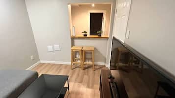 Apartment, 1 Bedroom | Room amenity