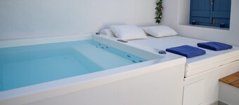 Sapphire Zafeirenias Gem House With Jacuzzi