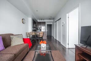 TV - GLOBALSTAY. Modern Dunfield Ave 1 Bedroom Apartment (Toronto/Canada)