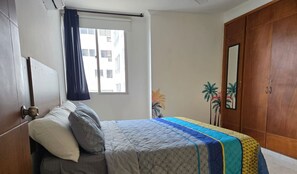 3 bedrooms, in-room safe, desk, iron/ironing board