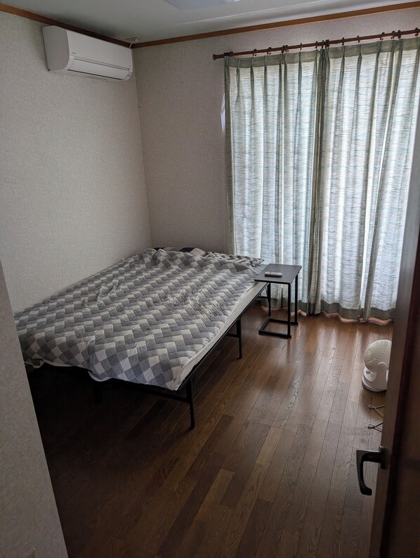 Comfort Double Room, Non Smoking, Shared Bathroom | Blackout drapes, iron/ironing board - Private rooms in togo beach side house (Numazu)