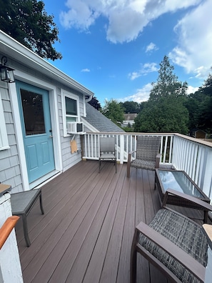 Property grounds - Charming 1-bedroom apartment in lovely South Portland with AC, WiFi (South Portland)