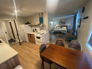 1 bedroom - Newly Renovated 1br1ba With Asian Style (Edmonton)