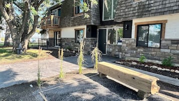 Kamar, 1 kamar tidur, patio, pemandangan kebun | Halaman properti