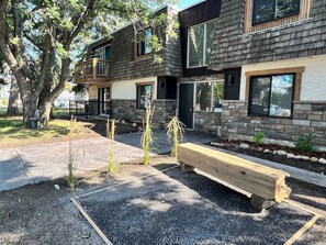 Property grounds - Newly Renovated 1br1ba With Asian Style (Edmonton)