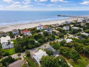 Beach - Charming Folly Beach Home - Perfect Location (Folly Beach)