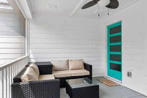 Property grounds - Charming Folly Beach Home - Perfect Location (Folly Beach)