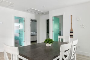 Dining - Charming Folly Beach Home - Perfect Location (Folly Beach)