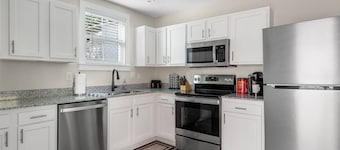 Entire Home - Great Location