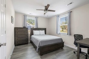 2 bedrooms, free WiFi, bed sheets - Entire Home - Great Location (Charleston)