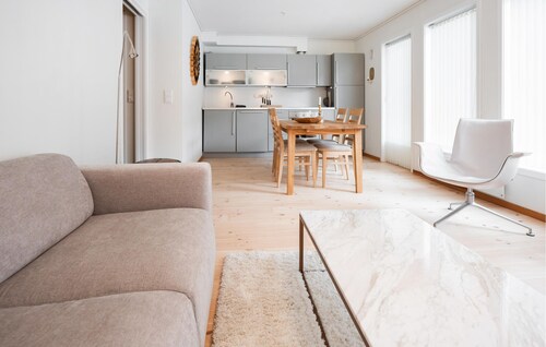 Nice apartment in Tjørhom with WiFi