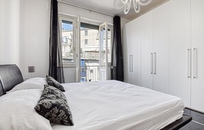 3 bedrooms, iron/ironing board, free WiFi