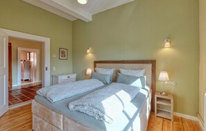 1 chambre, lit parapluie, Wi-Fi gratuit, draps fournis