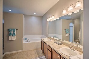 Shower, hair dryer, towels, soap - Family Retreat: Four Bedroom in Cape Coral with Heated Pool and Modern Amenities (Cape Coral)