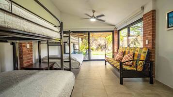 Maison Deluxe, non-fumeurs, piscine privée | 4 chambres, bureau, espace de travail pour ordinateur portable