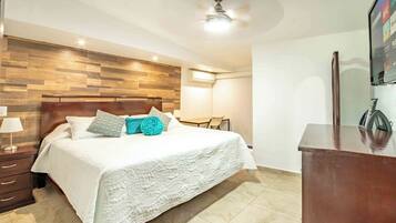 Deluxe House, Non Smoking, Private Pool | 4 bedrooms, desk, laptop workspace, free WiFi