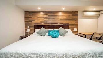 Deluxe House, Non Smoking, Private Pool | 4 bedrooms, desk, laptop workspace, free WiFi