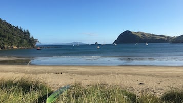 Una spiaggia nelle vicinanze