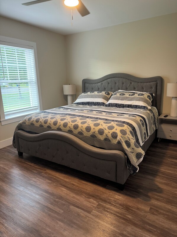 2 bedrooms, desk, iron/ironing board, travel cot