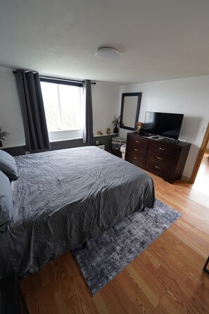 3 bedrooms, desk, iron/ironing board, free WiFi - Cozy Fully Equipped 3BR 1BA Private House Self Check In-Out WiFi Washer Dryer  (Dillingham)