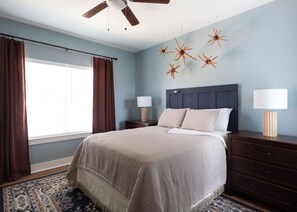 4 bedrooms, desk, iron/ironing board, travel crib