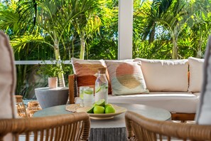 Property grounds - Luxe Getaway near AMI and IMG (Bradenton)