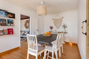 Dining - JOIVY  Tranquil House near Colares (Colares)