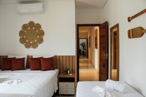 3 chambres, fer et planche à repasser, Wi-Fi, draps fournis