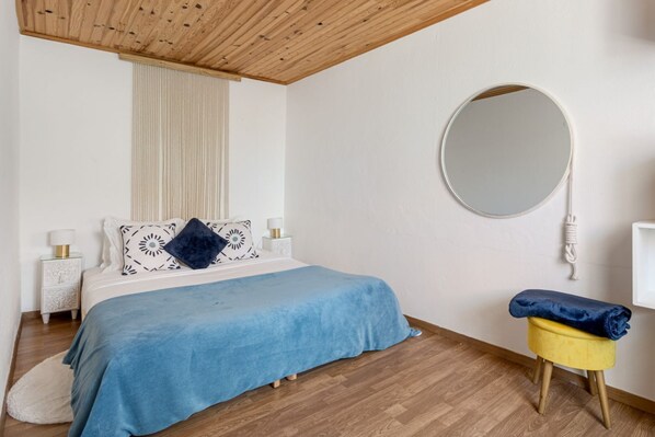 1 bedroom, iron/ironing board, WiFi, bed sheets - JOIVY Superb flat near Colares  (Colares)