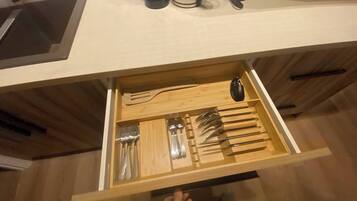 Apartment, 2 Bedrooms | Private kitchen
