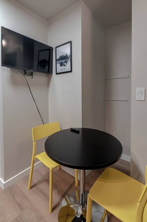 Apartment, 2 Bedrooms | Dining - Guest Suite Close To Whtye Ave (Edmonton)