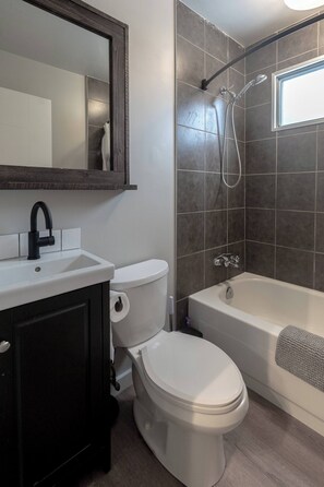 Apartment, 2 Bedrooms | Bathroom