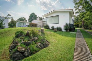 ด้านหน้าที่พัก