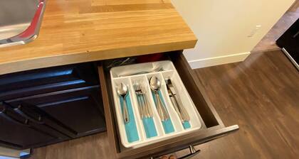 New Dt Apartment Walk To All