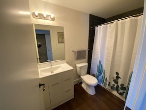 Apartment, 1 Bedroom, Patio, Garden View | Bathroom