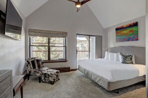 4 bedrooms, in-room safe, iron/ironing board, travel cot