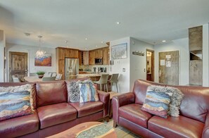 TV, fireplace, DVD player, offices