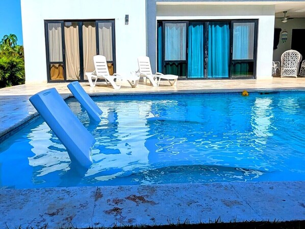 Utomhuspool