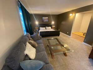 1 bedroom - Close To Whyte University New Renovation (Edmonton)